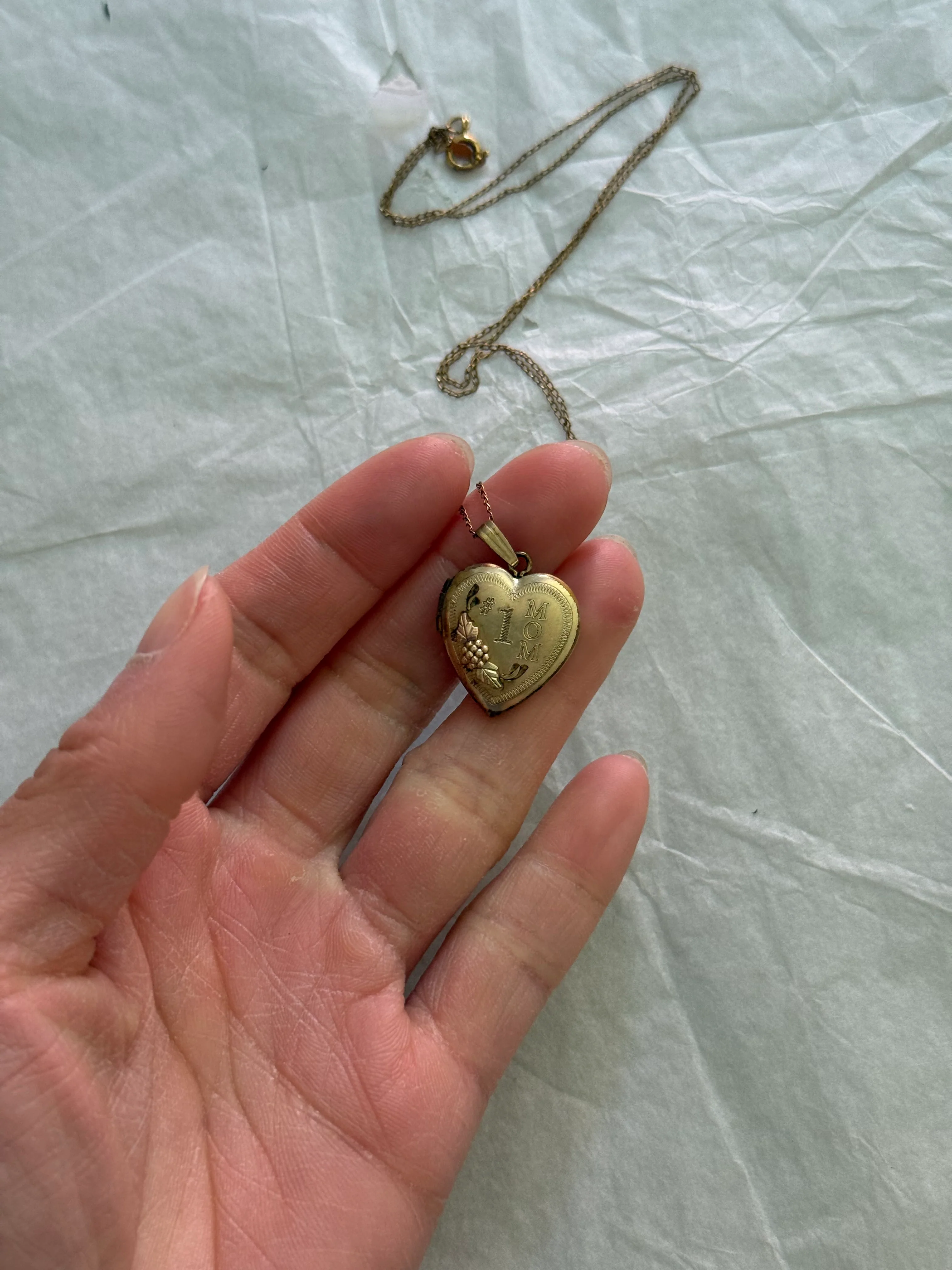 [Vintage Drop] #1 Mom Locket Necklace - Image 3